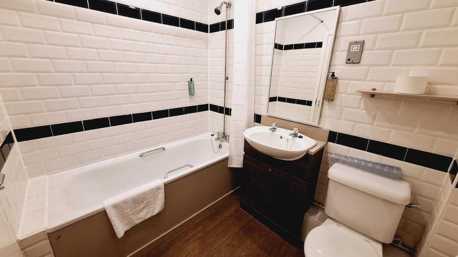 The Brocket Arms Wetherspoon Hotel Wigan Luaran gambar