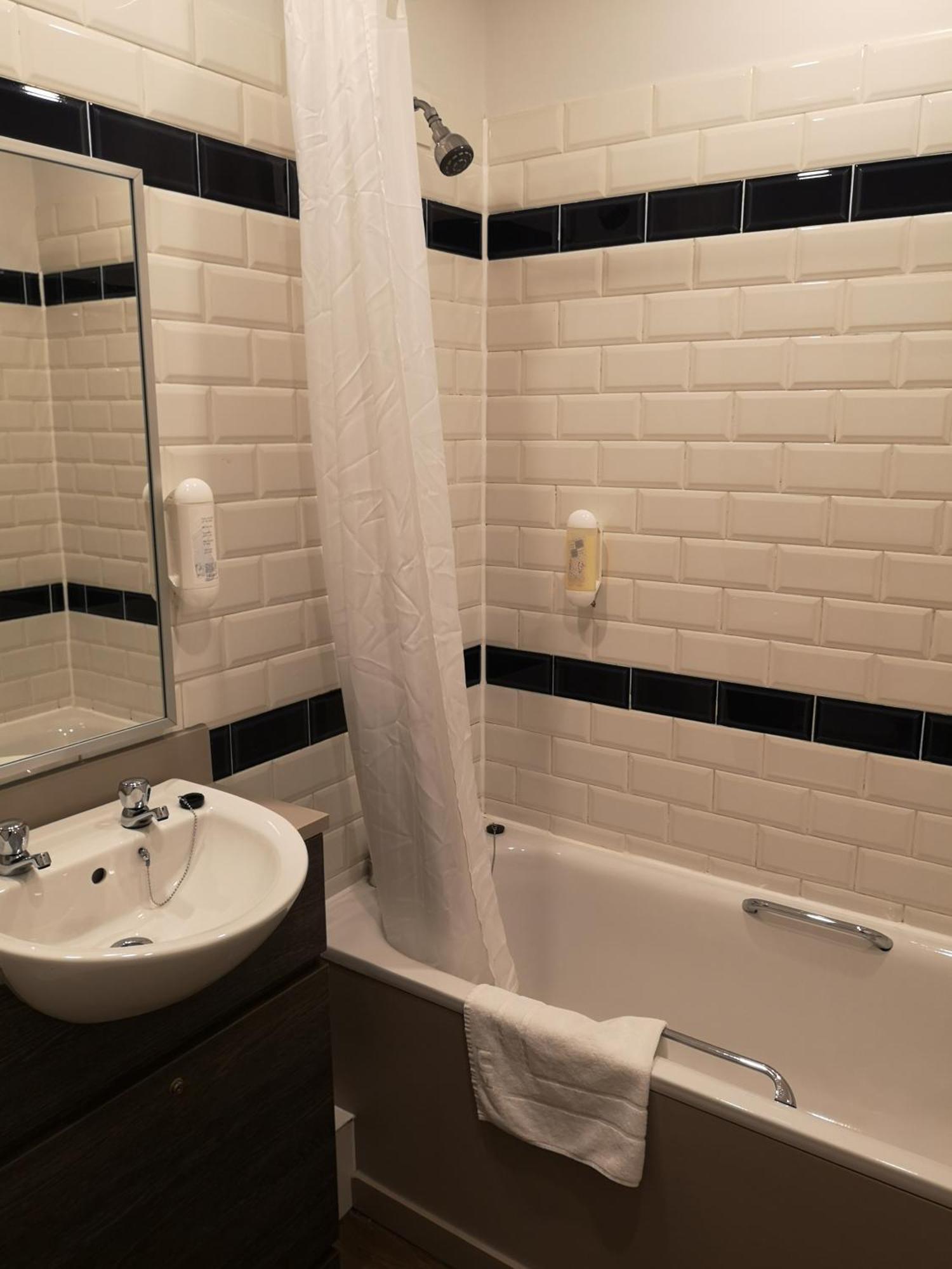 The Brocket Arms Wetherspoon Hotel Wigan Luaran gambar